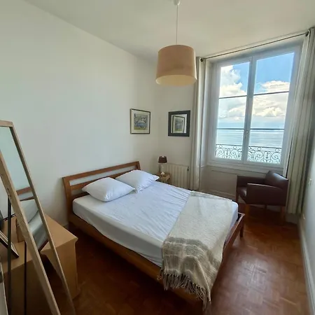Chez Emilie, Vue A 180 Sur Le Leman